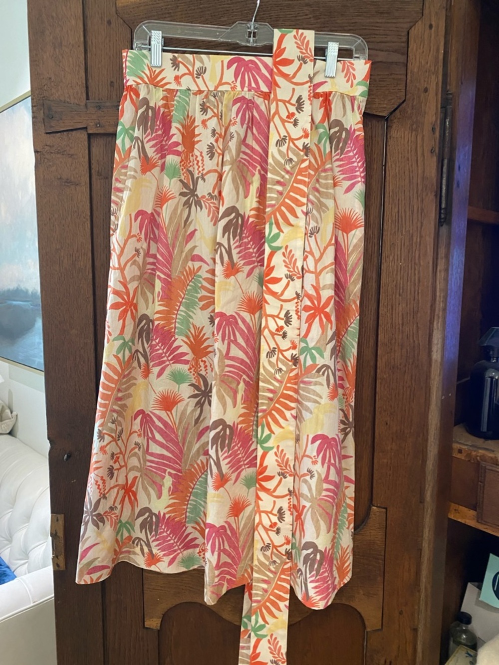 J. McLaughlin Floral Midi Skirt in Pink & Orange.  Excellent condition.  Sz 8